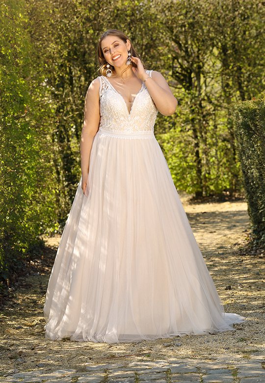 Brautkleid, grosse grössen, hochzeitskleid, kurvige frauen, romantisch, spitze