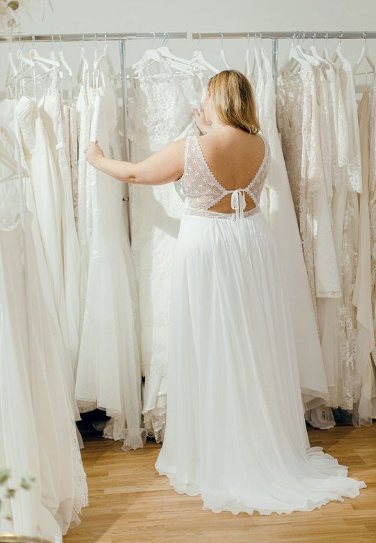 Brautkleid, curvy, Hochzeitskleid, grosse Grössen, günstig, preiswertes Brautkleid