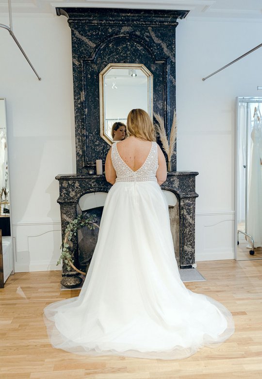 Brautkleid, curvy, Hochzeitskleid, grosse Grössen, günstig, preiswertes Brautkleid