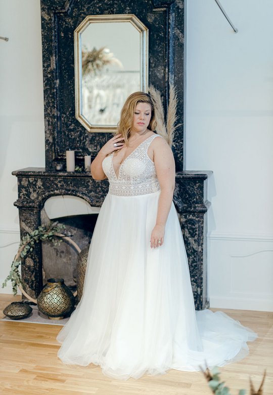 Brautkleid, curvy, Hochzeitskleid, grosse Grössen, günstig, preiswertes Brautkleid
